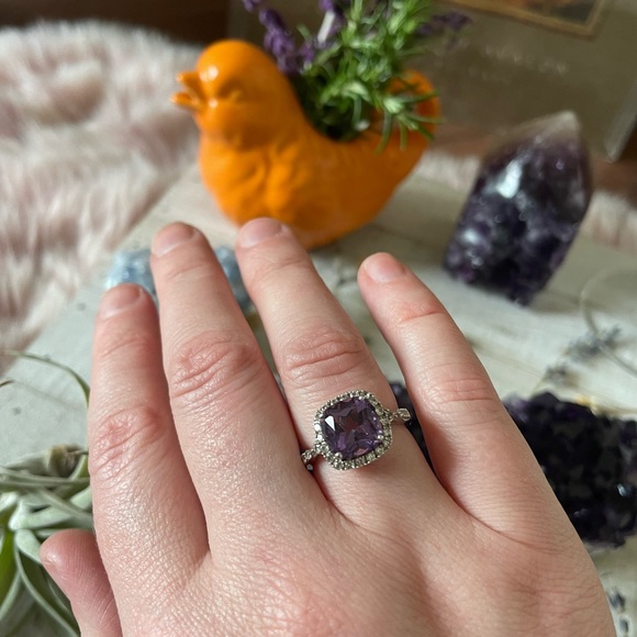 925 Stamped Amethyst and Crystal Ring - Picture 6 of 12